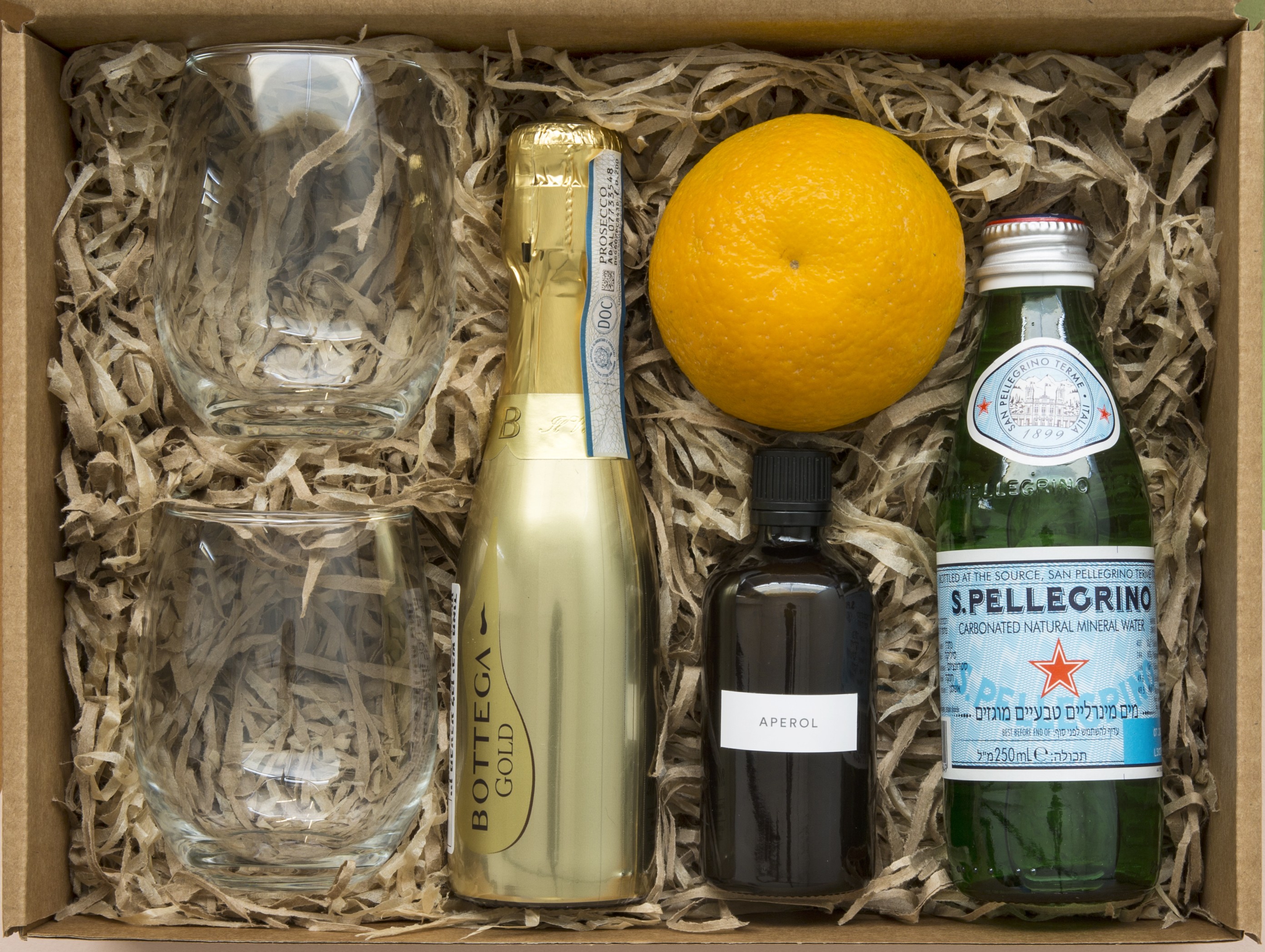 Spritz Moment gift set — Aperol Spritz with Prosecco, S.Pellegrino, fresh orange and two wine glasses